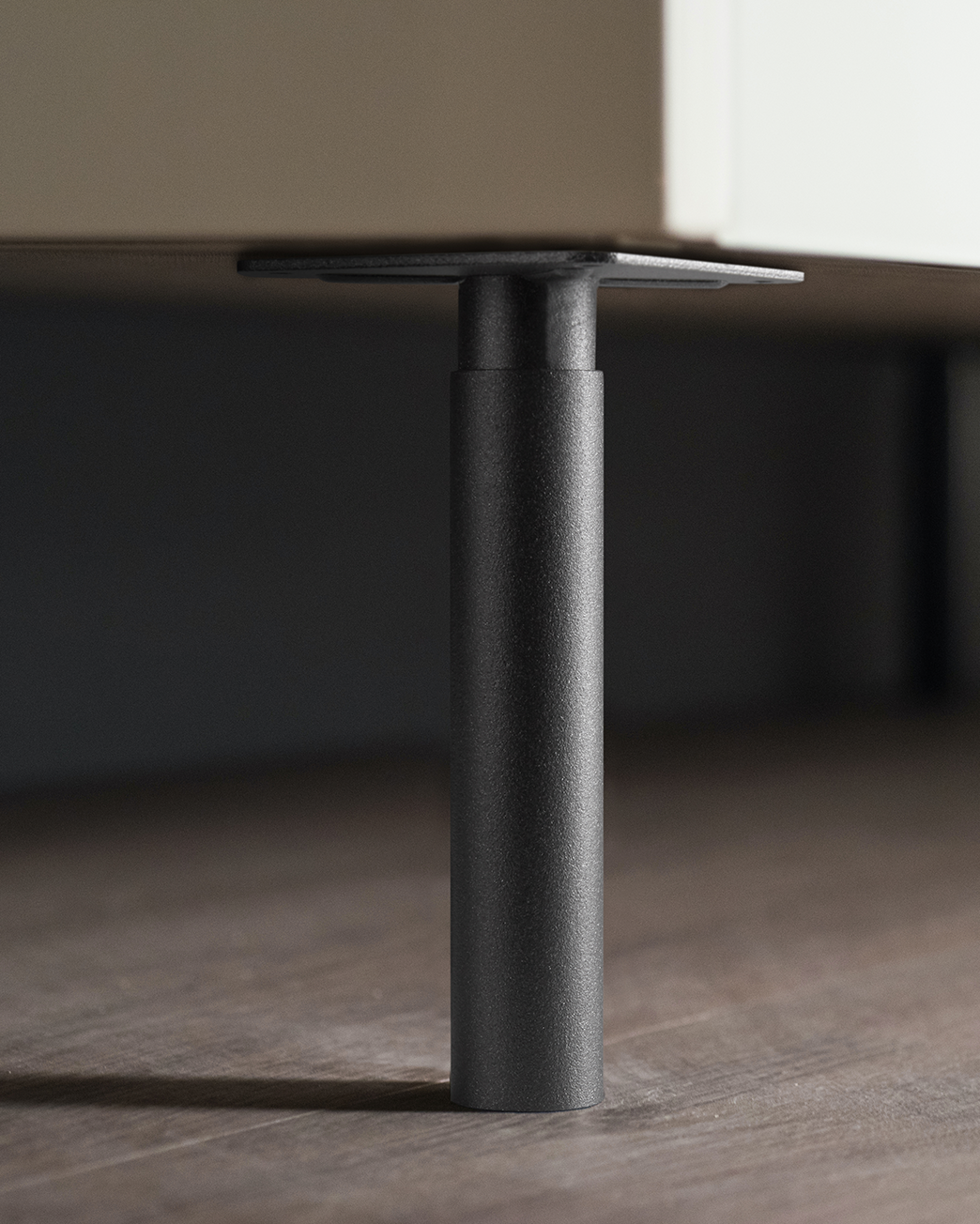Anthracite Metal Leg