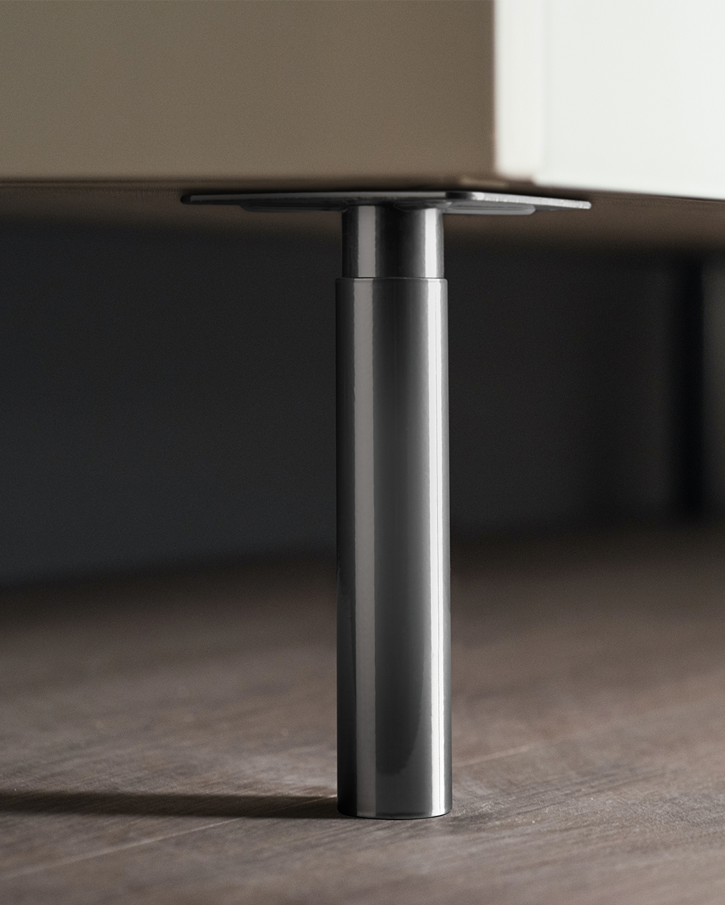 Chrome Metal Leg